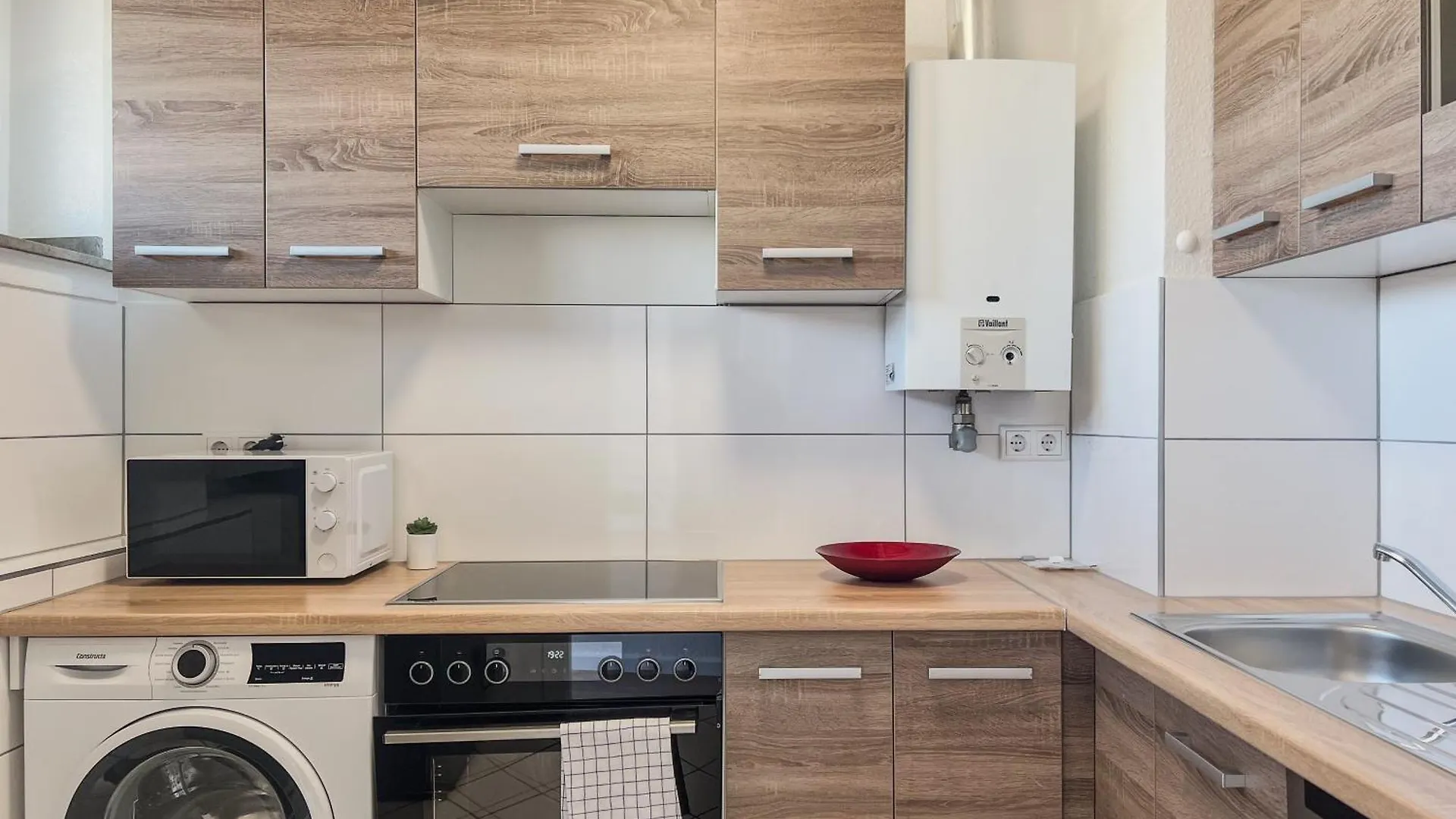 T&K Apartments - Duesseldorf - 3 Room Apartment With Private Parking 7Min Fair And Airport Dus 0*, Dusseldorf Germany
