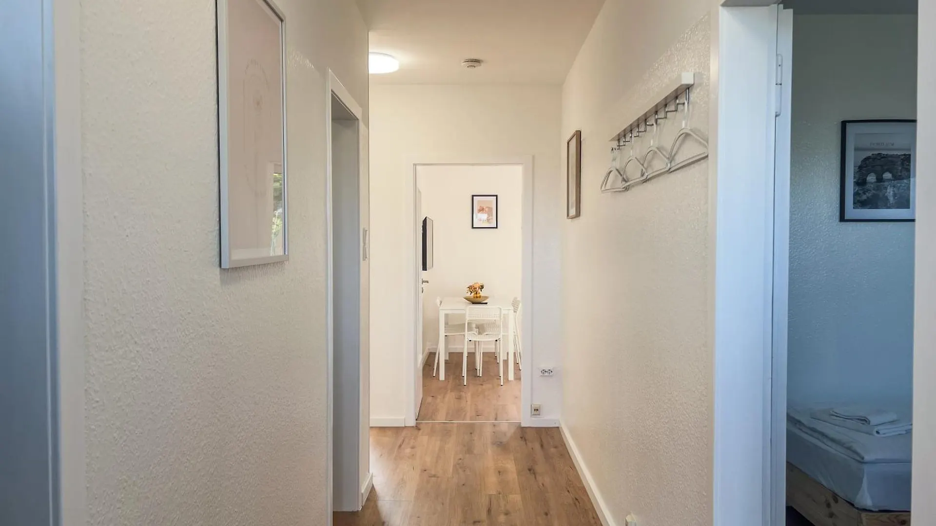 T&K Apartments - Duesseldorf - 3 Room Apartment With Private Parking 7Min Fair And Airport Dus Germany